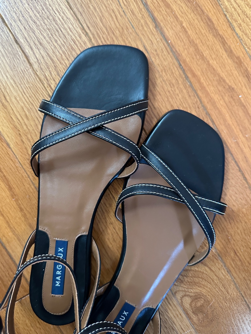 Margaux flat sandals - Picture 2 of 4